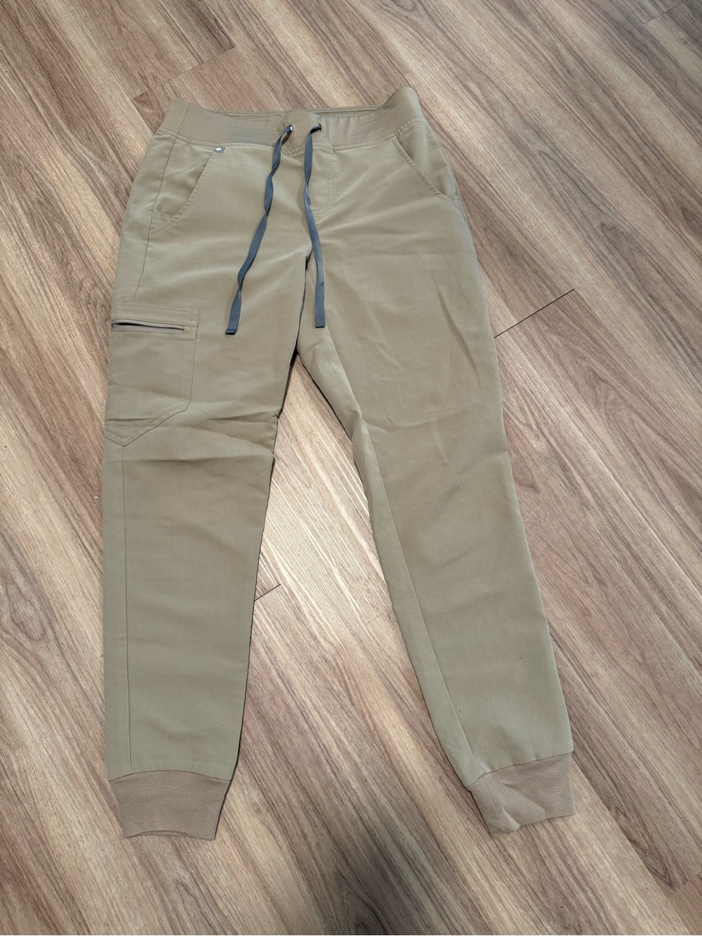 FIGS Women’s Latte Zamora™ - Jogger Scrub Pants - XS / Latte